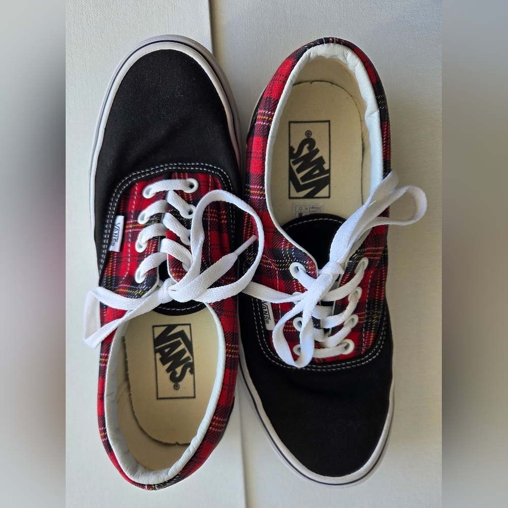 ⭐️Vans Tartan Era Womans Size 7.5 Or Mens 6